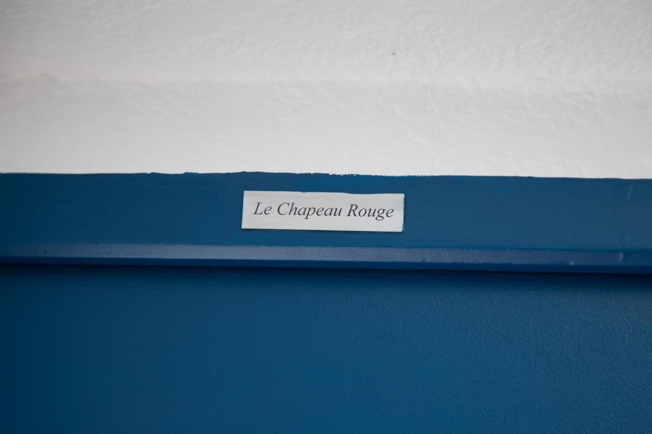 Le Chapeau Rouge Au Coeur Du Centre Historique Avinhão Exterior foto